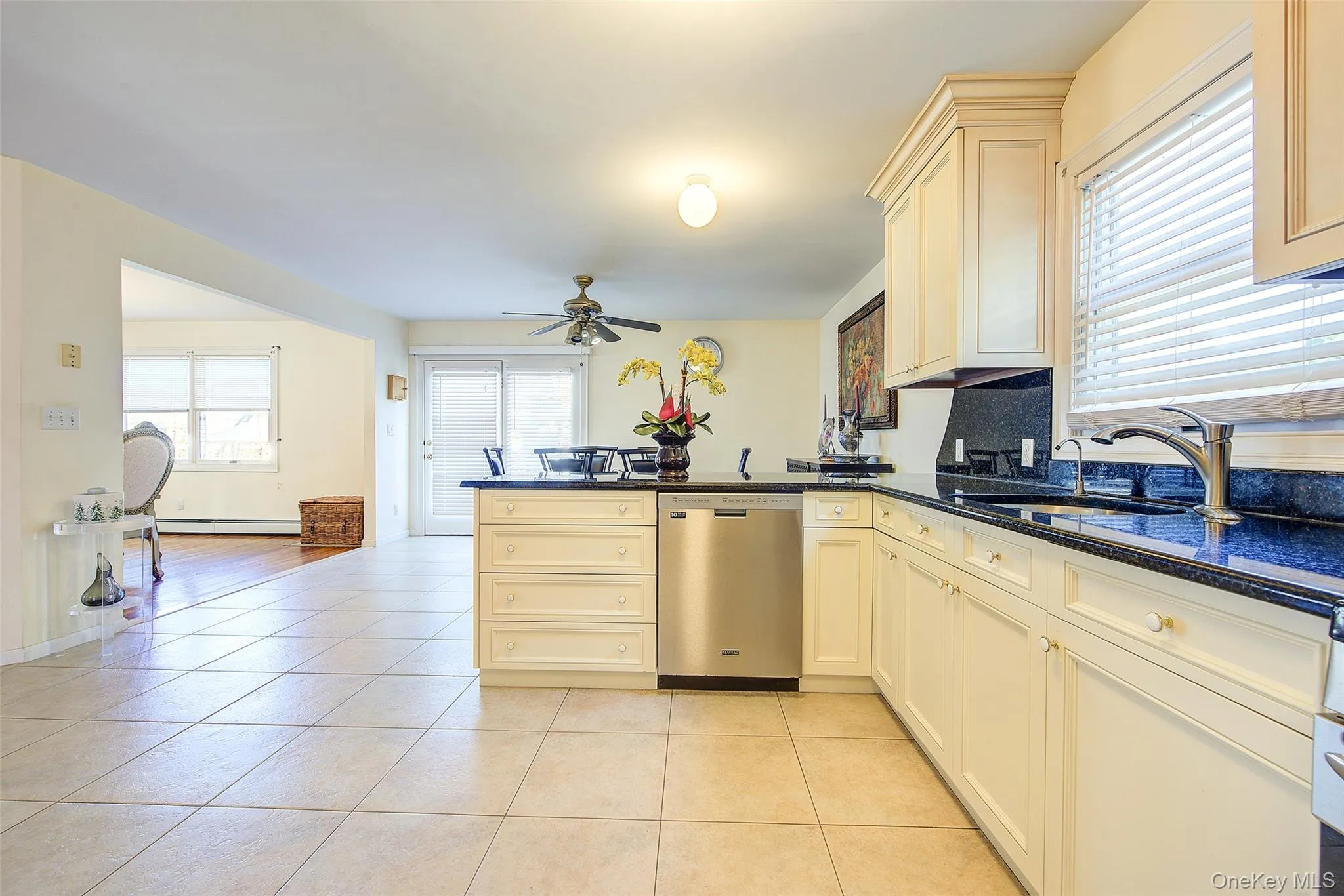 64 Cottage Place, North Hempstead, NY, 4 Bedrooms Bedrooms, 11 Rooms Rooms,3 BathroomsBathrooms,Residential,For Rent,Cottage,0,1051270 64 Cottage Place, North Hempstead, NY, 4 Bedrooms Bedrooms, 11 Rooms Rooms,3 BathroomsBathrooms,Residential,For Rent,Cottage,0,1051270