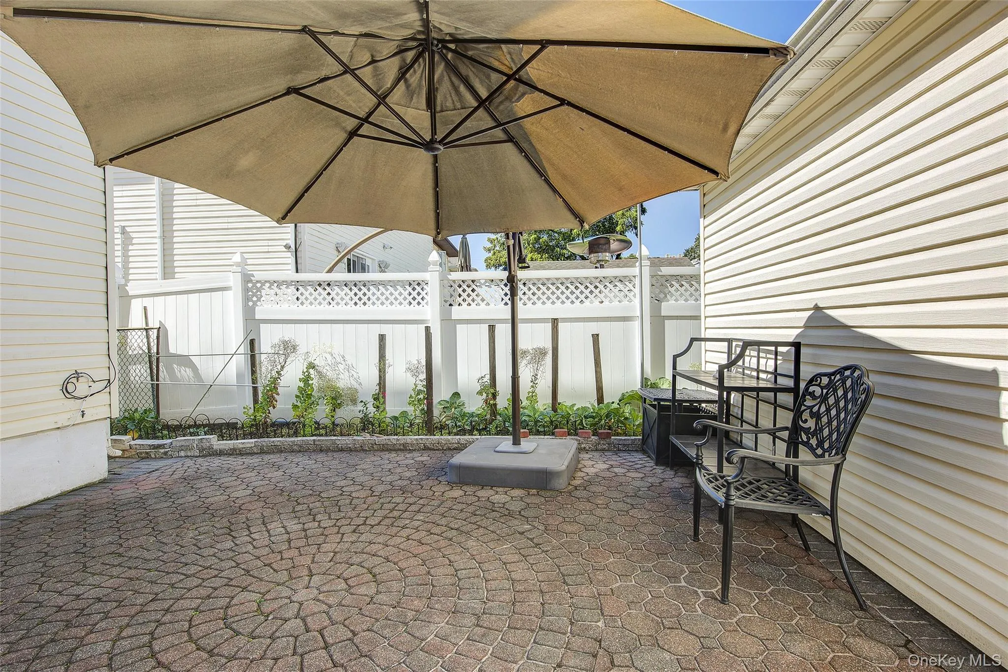 64 Cottage Place, North Hempstead, NY, 4 Bedrooms Bedrooms, 11 Rooms Rooms,3 BathroomsBathrooms,Residential,For Rent,Cottage,0,1051270 64 Cottage Place, North Hempstead, NY, 4 Bedrooms Bedrooms, 11 Rooms Rooms,3 BathroomsBathrooms,Residential,For Rent,Cottage,0,1051270