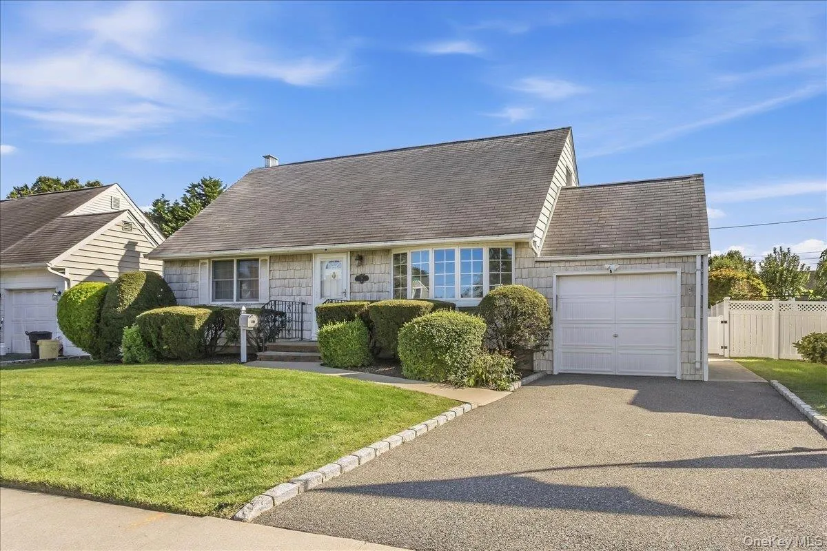 38 Croyden Lane, Oyster Bay, NY, 4 Bedrooms Bedrooms, 7 Rooms Rooms,1 BathroomBathrooms,Residential,For Rent,Croyden,0,1051273 38 Croyden Lane, Oyster Bay, NY, 4 Bedrooms Bedrooms, 7 Rooms Rooms,1 BathroomBathrooms,Residential,For Rent,Croyden,0,1051273