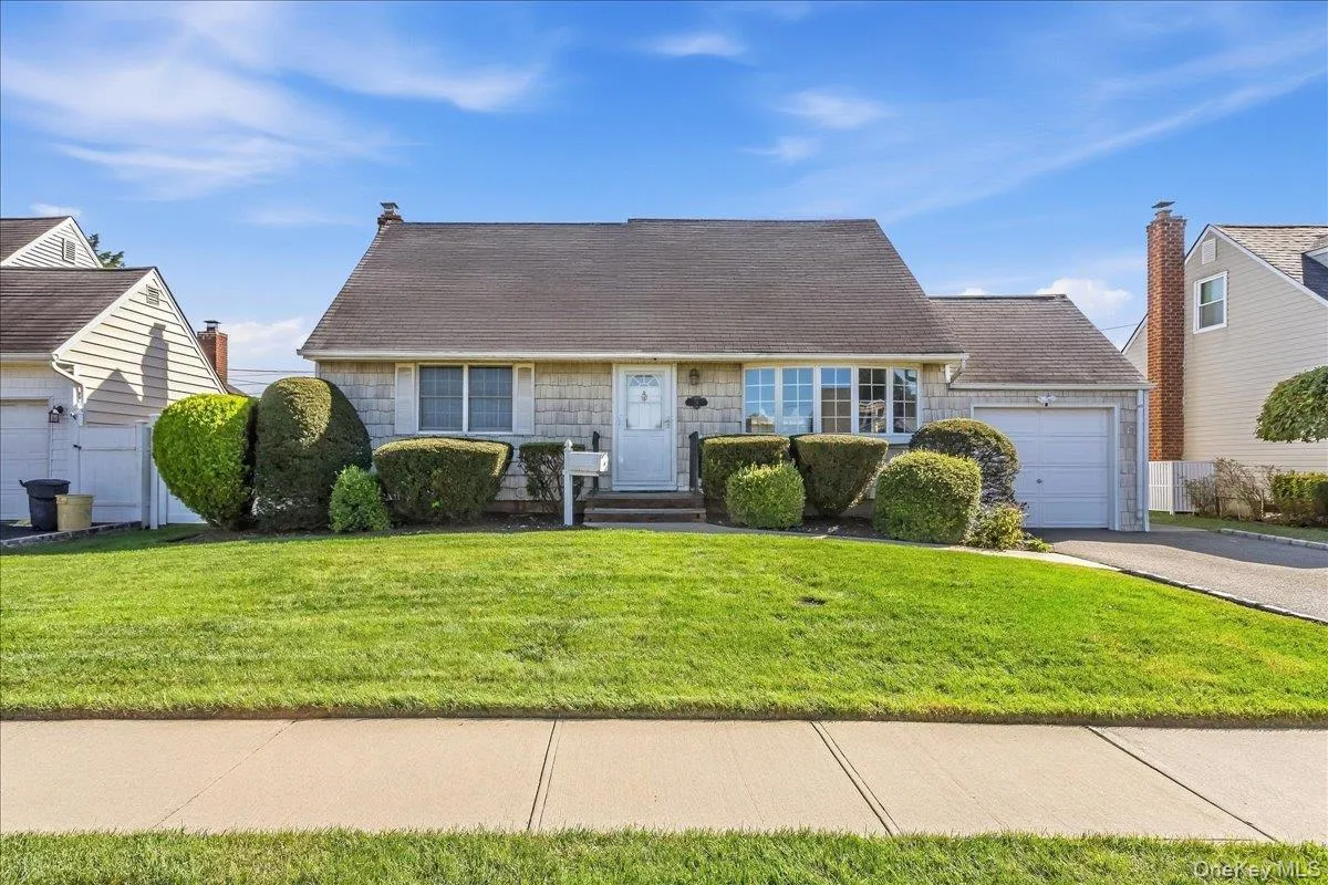 38 Croyden Lane, Oyster Bay, NY, 4 Bedrooms Bedrooms, 7 Rooms Rooms,1 BathroomBathrooms,Residential,For Rent,Croyden,0,1051273 38 Croyden Lane, Oyster Bay, NY, 4 Bedrooms Bedrooms, 7 Rooms Rooms,1 BathroomBathrooms,Residential,For Rent,Croyden,0,1051273