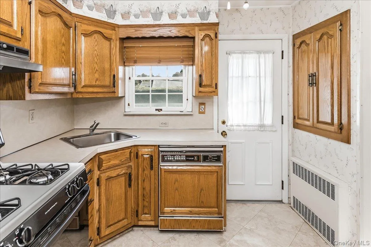 38 Croyden Lane, Oyster Bay, NY, 4 Bedrooms Bedrooms, 7 Rooms Rooms,1 BathroomBathrooms,Residential,For Rent,Croyden,0,1051273 38 Croyden Lane, Oyster Bay, NY, 4 Bedrooms Bedrooms, 7 Rooms Rooms,1 BathroomBathrooms,Residential,For Rent,Croyden,0,1051273