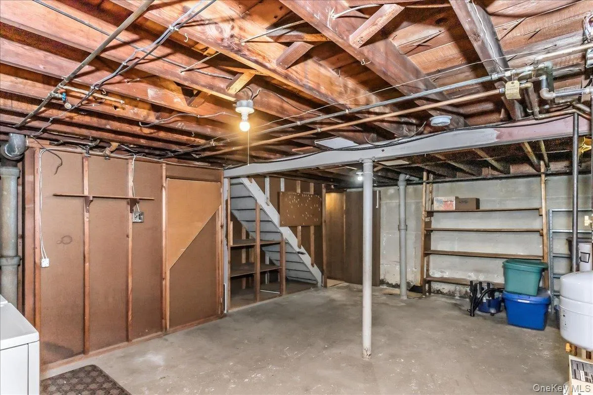 38 Croyden Lane, Oyster Bay, NY, 4 Bedrooms Bedrooms, 7 Rooms Rooms,1 BathroomBathrooms,Residential,For Rent,Croyden,0,1051273 38 Croyden Lane, Oyster Bay, NY, 4 Bedrooms Bedrooms, 7 Rooms Rooms,1 BathroomBathrooms,Residential,For Rent,Croyden,0,1051273