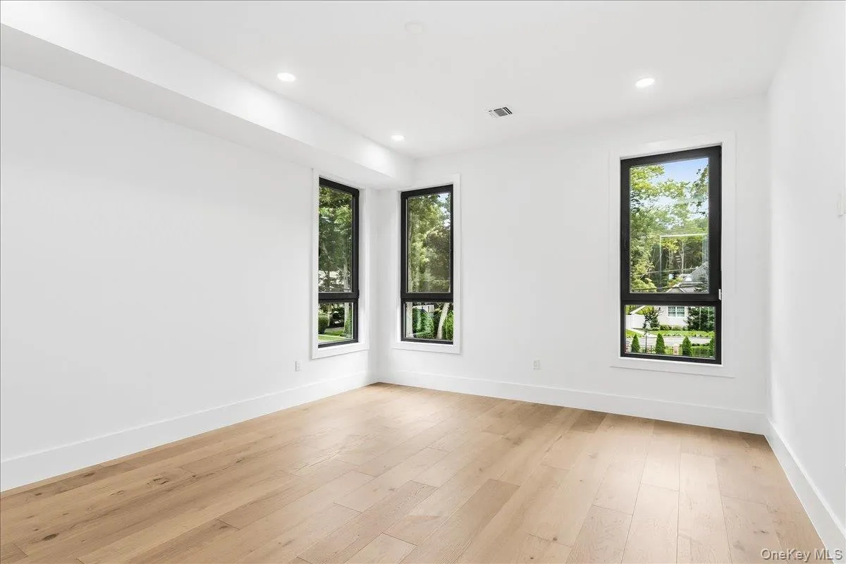 1080 Westminster Avenue, Huntington, NY, 6 Bedrooms Bedrooms, 12 Rooms Rooms,5 BathroomsBathrooms,Residential,For Rent,Westminster,0,1051281 1080 Westminster Avenue, Huntington, NY, 6 Bedrooms Bedrooms, 12 Rooms Rooms,5 BathroomsBathrooms,Residential,For Rent,Westminster,0,1051281