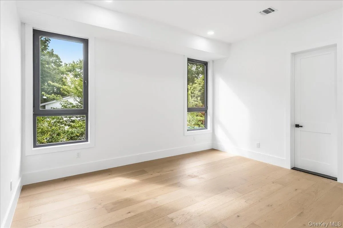 1080 Westminster Avenue, Huntington, NY, 6 Bedrooms Bedrooms, 12 Rooms Rooms,5 BathroomsBathrooms,Residential,For Rent,Westminster,0,1051281 1080 Westminster Avenue, Huntington, NY, 6 Bedrooms Bedrooms, 12 Rooms Rooms,5 BathroomsBathrooms,Residential,For Rent,Westminster,0,1051281