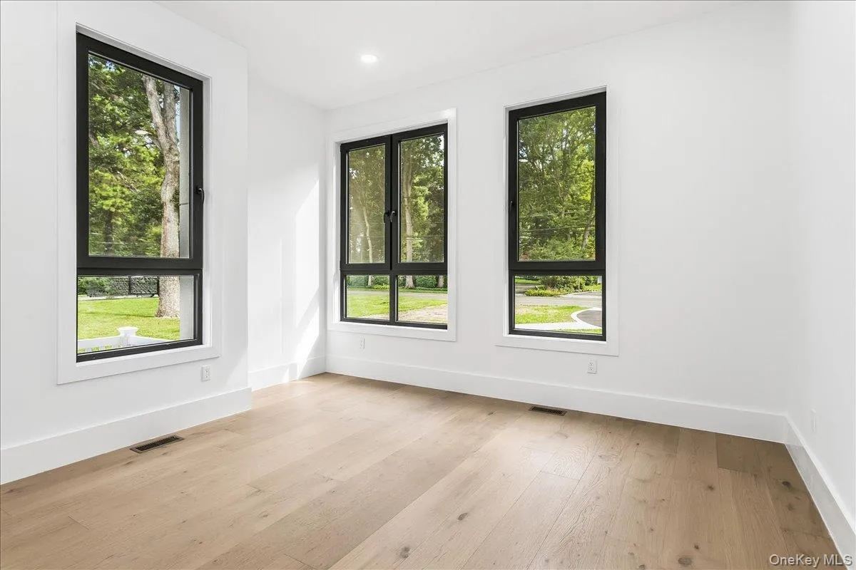 1080 Westminster Avenue, Huntington, NY, 6 Bedrooms Bedrooms, 12 Rooms Rooms,5 BathroomsBathrooms,Residential,For Rent,Westminster,0,1051281 1080 Westminster Avenue, Huntington, NY, 6 Bedrooms Bedrooms, 12 Rooms Rooms,5 BathroomsBathrooms,Residential,For Rent,Westminster,0,1051281