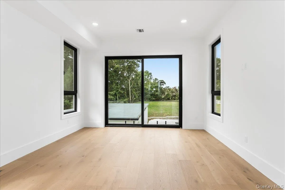 1080 Westminster Avenue, Huntington, NY, 6 Bedrooms Bedrooms, 12 Rooms Rooms,5 BathroomsBathrooms,Residential,For Rent,Westminster,0,1051281 1080 Westminster Avenue, Huntington, NY, 6 Bedrooms Bedrooms, 12 Rooms Rooms,5 BathroomsBathrooms,Residential,For Rent,Westminster,0,1051281
