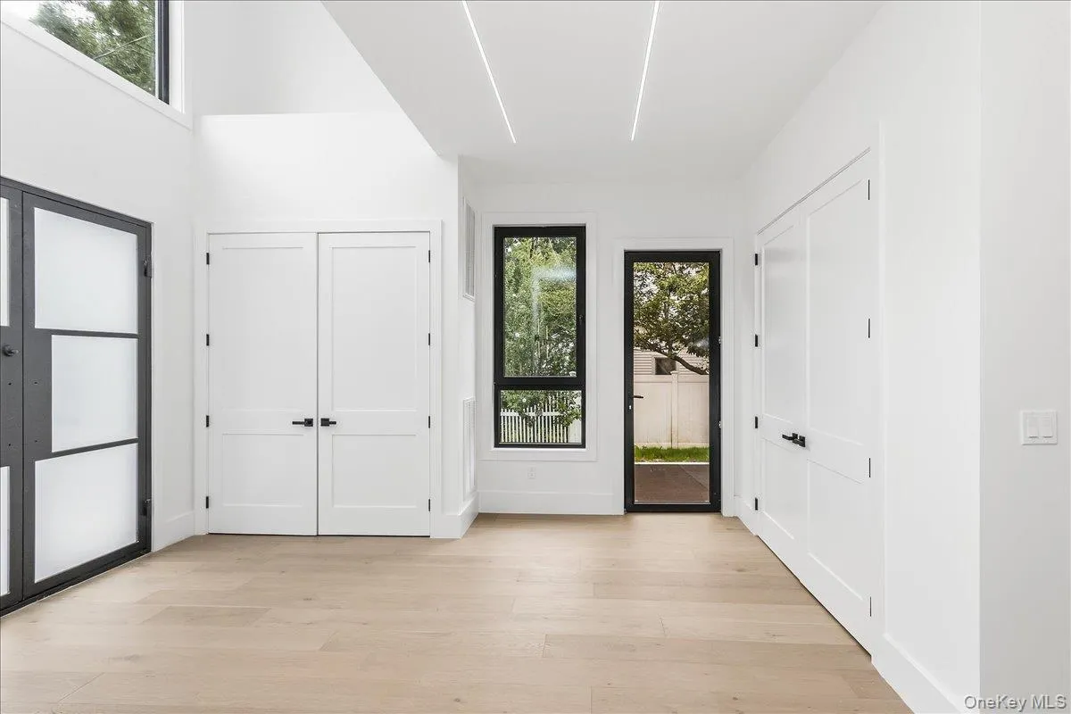1080 Westminster Avenue, Huntington, NY, 6 Bedrooms Bedrooms, 12 Rooms Rooms,5 BathroomsBathrooms,Residential,For Rent,Westminster,0,1051281 1080 Westminster Avenue, Huntington, NY, 6 Bedrooms Bedrooms, 12 Rooms Rooms,5 BathroomsBathrooms,Residential,For Rent,Westminster,0,1051281