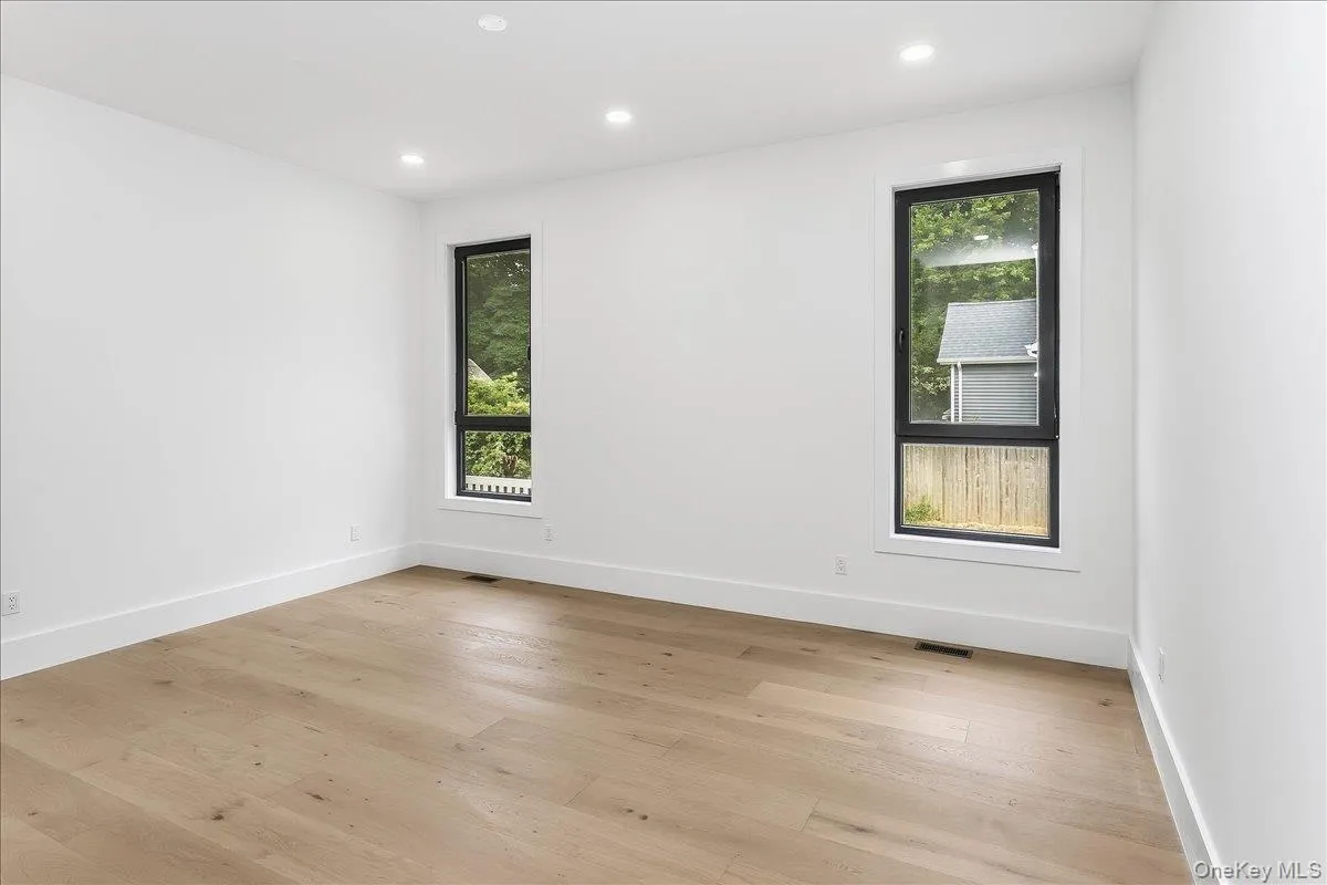 1080 Westminster Avenue, Huntington, NY, 6 Bedrooms Bedrooms, 12 Rooms Rooms,5 BathroomsBathrooms,Residential,For Rent,Westminster,0,1051281 1080 Westminster Avenue, Huntington, NY, 6 Bedrooms Bedrooms, 12 Rooms Rooms,5 BathroomsBathrooms,Residential,For Rent,Westminster,0,1051281