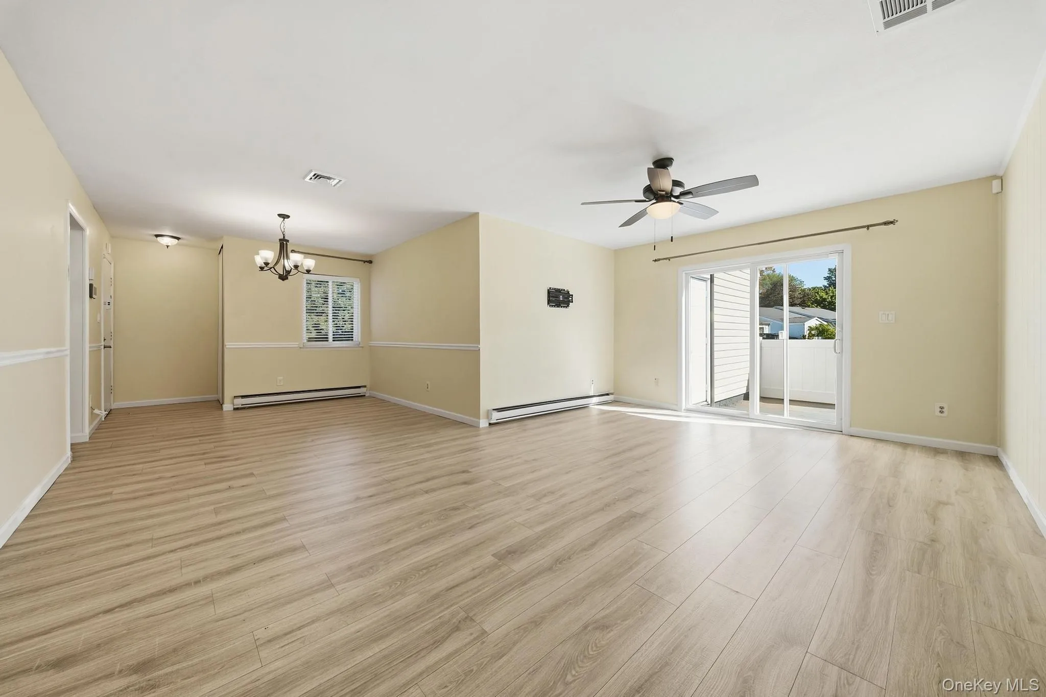 1101 Cabot Court, Smithtown, NY, 1 Bedroom Bedrooms, 4 Rooms Rooms,1 BathroomBathrooms,Residential,For Rent,Cabot,0,1051285 1101 Cabot Court, Smithtown, NY, 1 Bedroom Bedrooms, 4 Rooms Rooms,1 BathroomBathrooms,Residential,For Rent,Cabot,0,1051285