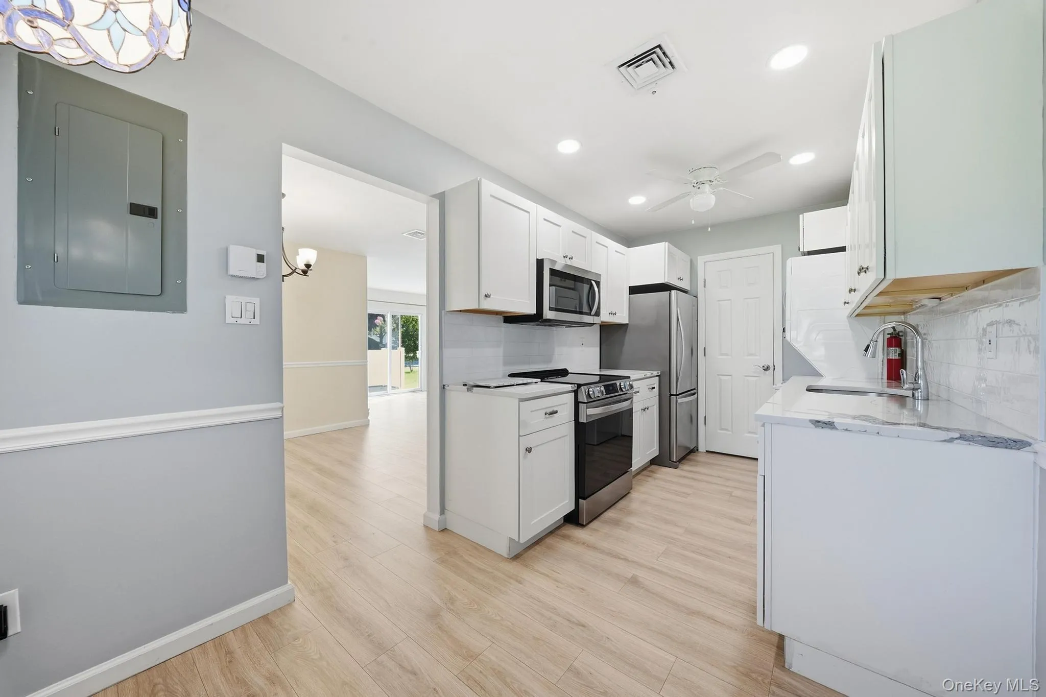 1101 Cabot Court, Smithtown, NY, 1 Bedroom Bedrooms, 4 Rooms Rooms,1 BathroomBathrooms,Residential,For Rent,Cabot,0,1051285 1101 Cabot Court, Smithtown, NY, 1 Bedroom Bedrooms, 4 Rooms Rooms,1 BathroomBathrooms,Residential,For Rent,Cabot,0,1051285
