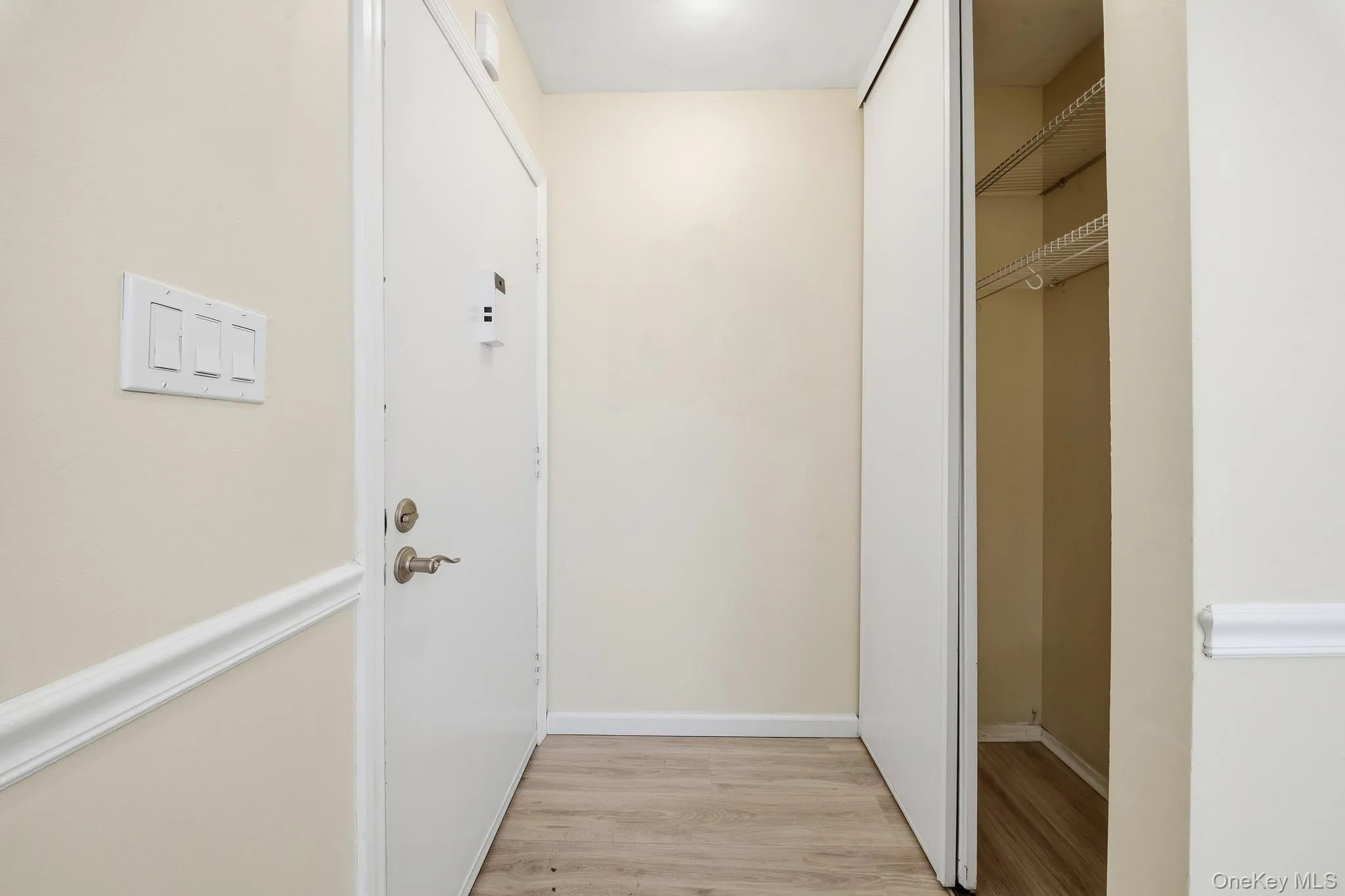 1101 Cabot Court, Smithtown, NY, 1 Bedroom Bedrooms, 4 Rooms Rooms,1 BathroomBathrooms,Residential,For Rent,Cabot,0,1051285 1101 Cabot Court, Smithtown, NY, 1 Bedroom Bedrooms, 4 Rooms Rooms,1 BathroomBathrooms,Residential,For Rent,Cabot,0,1051285