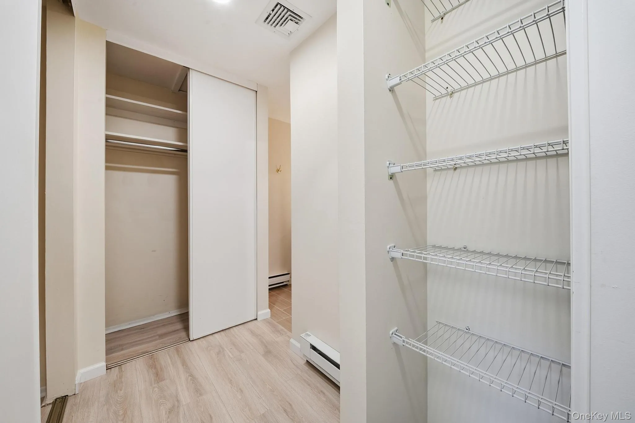 1101 Cabot Court, Smithtown, NY, 1 Bedroom Bedrooms, 4 Rooms Rooms,1 BathroomBathrooms,Residential,For Rent,Cabot,0,1051285 1101 Cabot Court, Smithtown, NY, 1 Bedroom Bedrooms, 4 Rooms Rooms,1 BathroomBathrooms,Residential,For Rent,Cabot,0,1051285