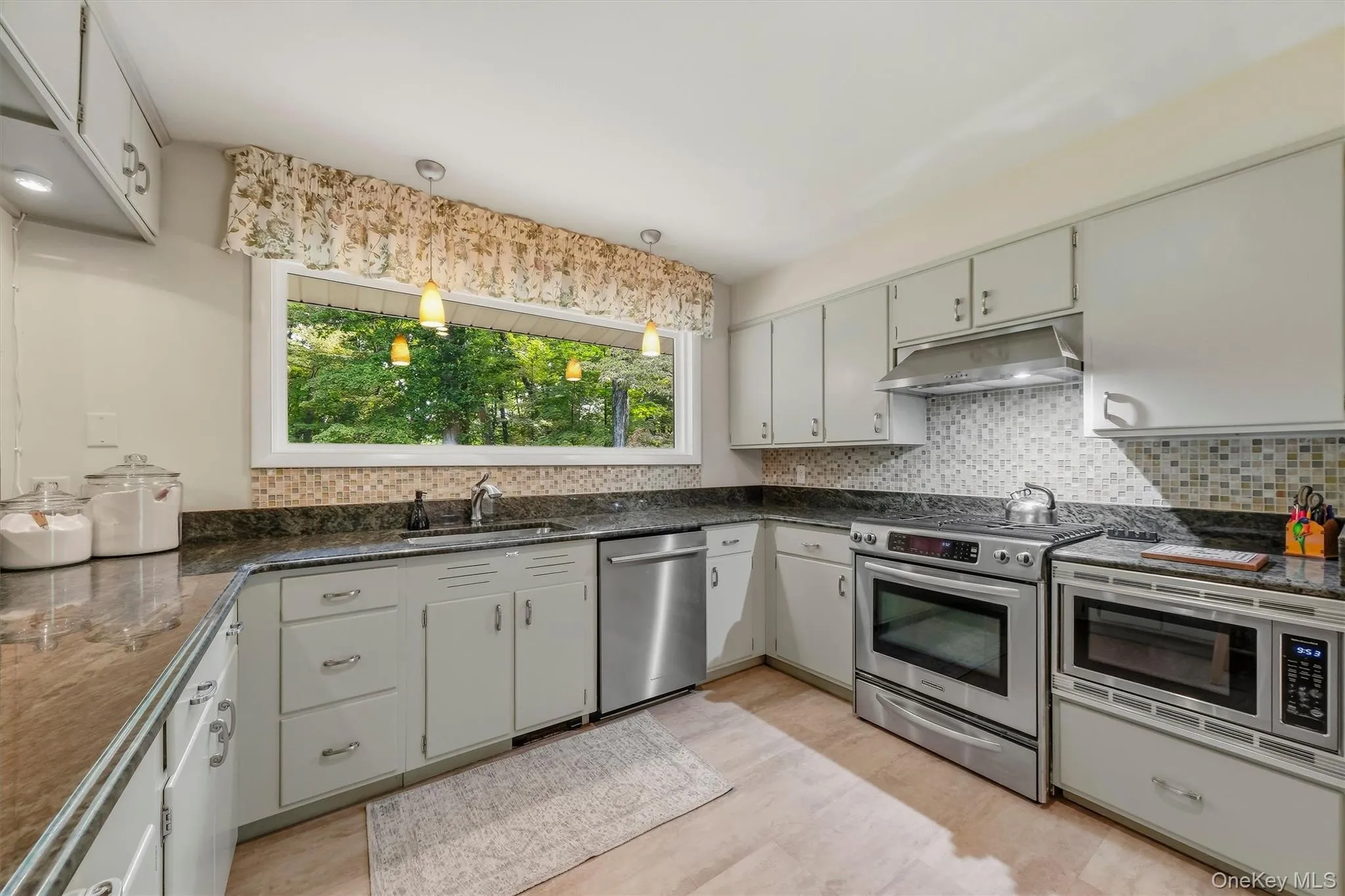 2 Woodcrest Drive, East Fishkill, NY, 5 Bedrooms Bedrooms, 9 Rooms Rooms,3 BathroomsBathrooms,Residential,For Rent,Woodcrest,0,1051288 2 Woodcrest Drive, East Fishkill, NY, 5 Bedrooms Bedrooms, 9 Rooms Rooms,3 BathroomsBathrooms,Residential,For Rent,Woodcrest,0,1051288
