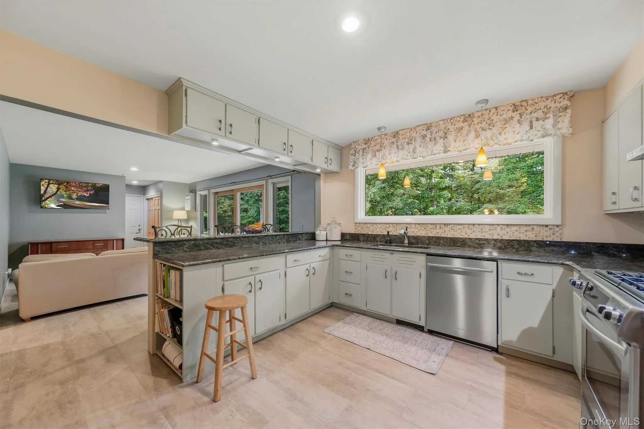 2 Woodcrest Drive, East Fishkill, NY, 5 Bedrooms Bedrooms, 9 Rooms Rooms,3 BathroomsBathrooms,Residential,For Rent,Woodcrest,0,1051288 2 Woodcrest Drive, East Fishkill, NY, 5 Bedrooms Bedrooms, 9 Rooms Rooms,3 BathroomsBathrooms,Residential,For Rent,Woodcrest,0,1051288