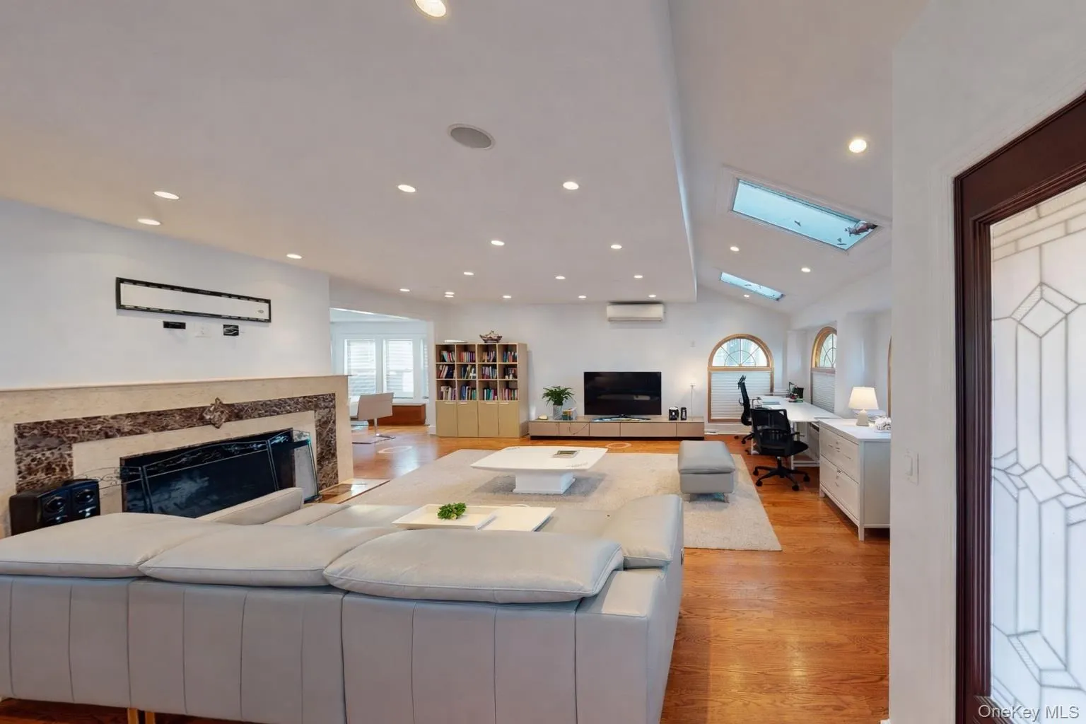 45-44 Browvale Lane, New York, NY, 3 Bedrooms Bedrooms, 11 Rooms Rooms,2 BathroomsBathrooms,Residential Lease,For Rent,Browvale,0,1051292 45-44 Browvale Lane, New York, NY, 3 Bedrooms Bedrooms, 11 Rooms Rooms,2 BathroomsBathrooms,Residential Lease,For Rent,Browvale,0,1051292