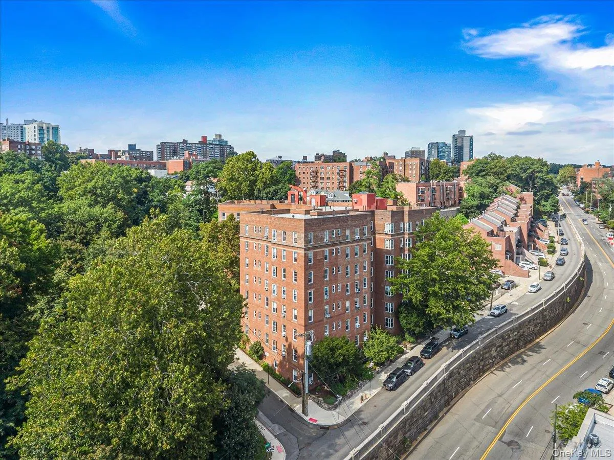 511 232nd Street, New York, NY, 2 Bedrooms Bedrooms, 7 Rooms Rooms,1 BathroomBathrooms,Residential,For Rent,232nd,0,1051298 511 232nd Street, New York, NY, 2 Bedrooms Bedrooms, 7 Rooms Rooms,1 BathroomBathrooms,Residential,For Rent,232nd,0,1051298