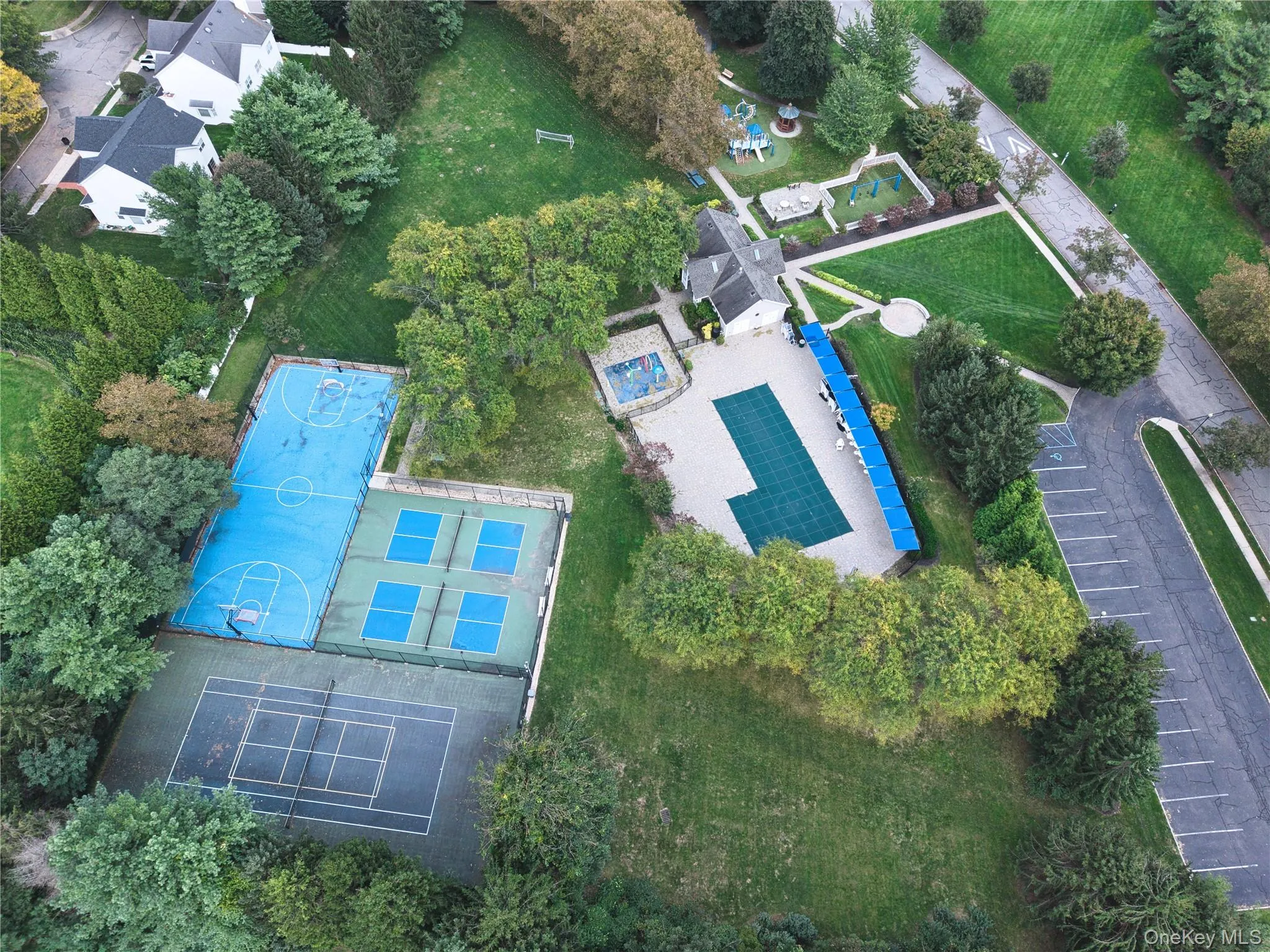 14 Esmond Avenue, Huntington, NY, 4 Bedrooms Bedrooms, 10 Rooms Rooms,2 BathroomsBathrooms,Residential,For Rent,Esmond,0,1051306 14 Esmond Avenue, Huntington, NY, 4 Bedrooms Bedrooms, 10 Rooms Rooms,2 BathroomsBathrooms,Residential,For Rent,Esmond,0,1051306