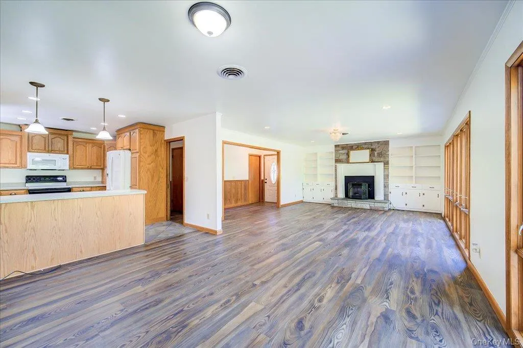 23 Mc Intosh Drive, Poughkeepsie (town), NY, 3 Bedrooms Bedrooms, 7 Rooms Rooms,2 BathroomsBathrooms,Residential,For Rent,Mc Intosh,0,1051308 23 Mc Intosh Drive, Poughkeepsie (town), NY, 3 Bedrooms Bedrooms, 7 Rooms Rooms,2 BathroomsBathrooms,Residential,For Rent,Mc Intosh,0,1051308