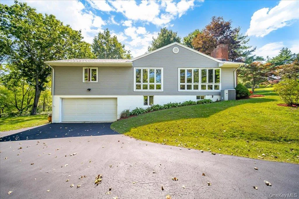 23 Mc Intosh Drive, Poughkeepsie (town), NY, 3 Bedrooms Bedrooms, 7 Rooms Rooms,2 BathroomsBathrooms,Residential,For Rent,Mc Intosh,0,1051308 23 Mc Intosh Drive, Poughkeepsie (town), NY, 3 Bedrooms Bedrooms, 7 Rooms Rooms,2 BathroomsBathrooms,Residential,For Rent,Mc Intosh,0,1051308