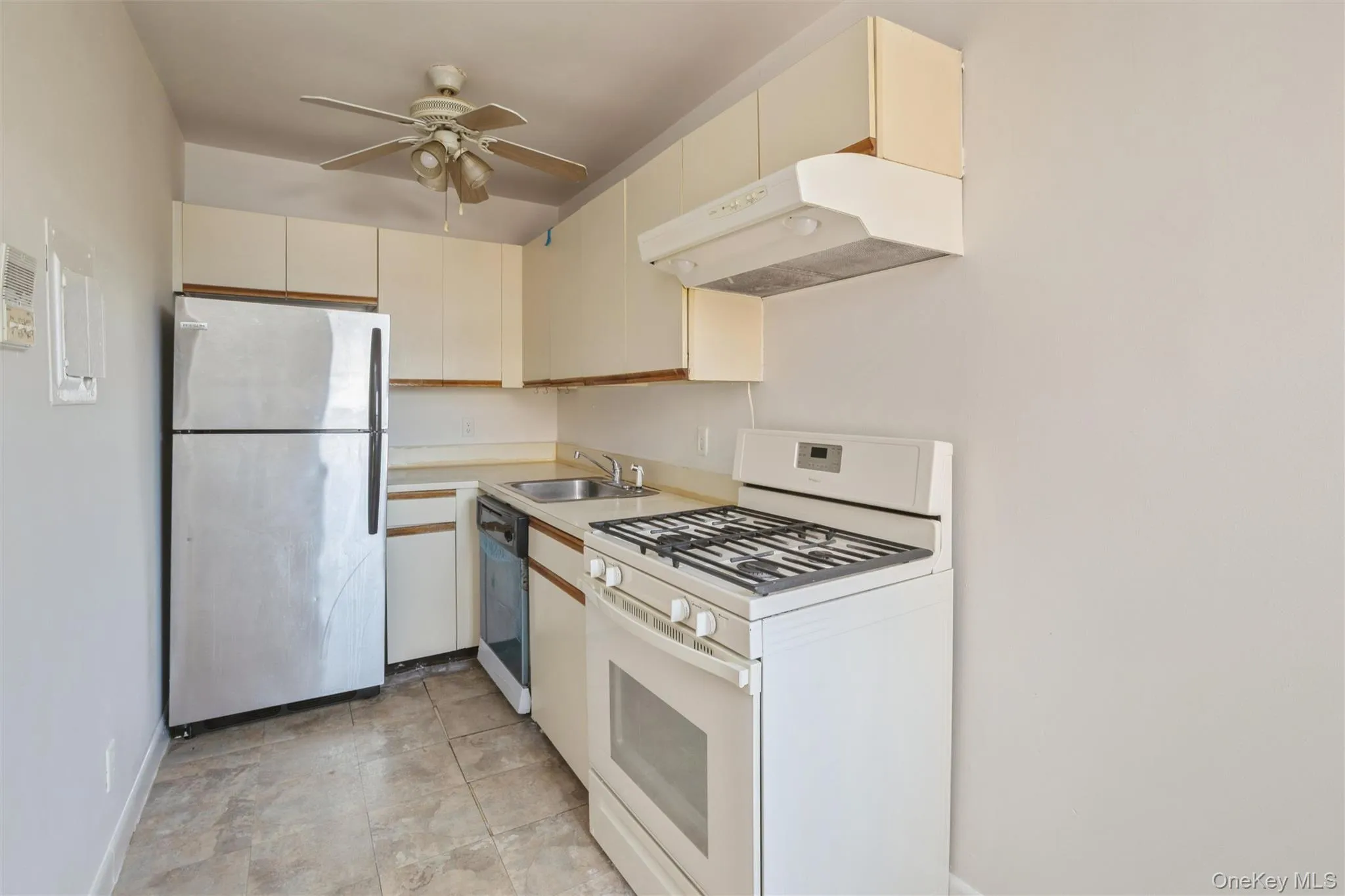 7 Bond Street, North Hempstead, NY, 1 Bedroom Bedrooms, 3 Rooms Rooms,1 BathroomBathrooms,Residential,For Rent,Bond,0,1051314 7 Bond Street, North Hempstead, NY, 1 Bedroom Bedrooms, 3 Rooms Rooms,1 BathroomBathrooms,Residential,For Rent,Bond,0,1051314
