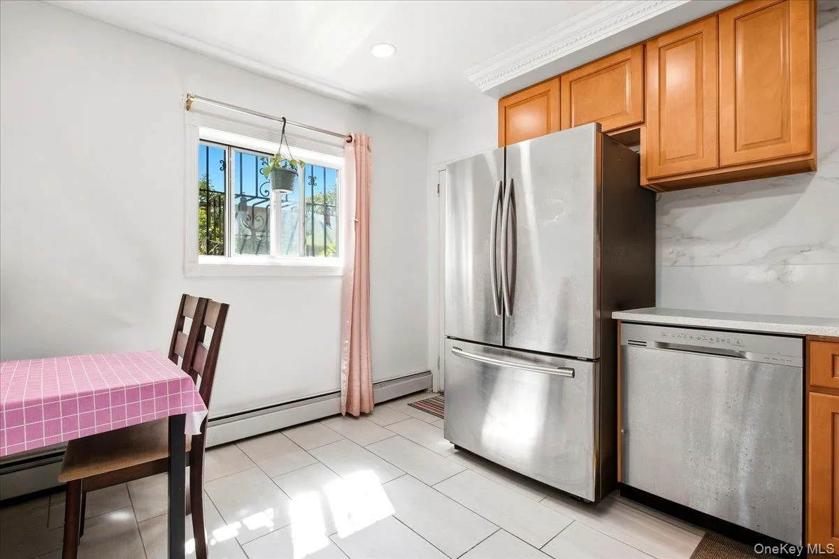 77-32 160th Street, New York, NY, 3 Bedrooms Bedrooms, 7 Rooms Rooms,1 BathroomBathrooms,Residential Lease,For Rent,160th,0,1051316 77-32 160th Street, New York, NY, 3 Bedrooms Bedrooms, 7 Rooms Rooms,1 BathroomBathrooms,Residential Lease,For Rent,160th,0,1051316