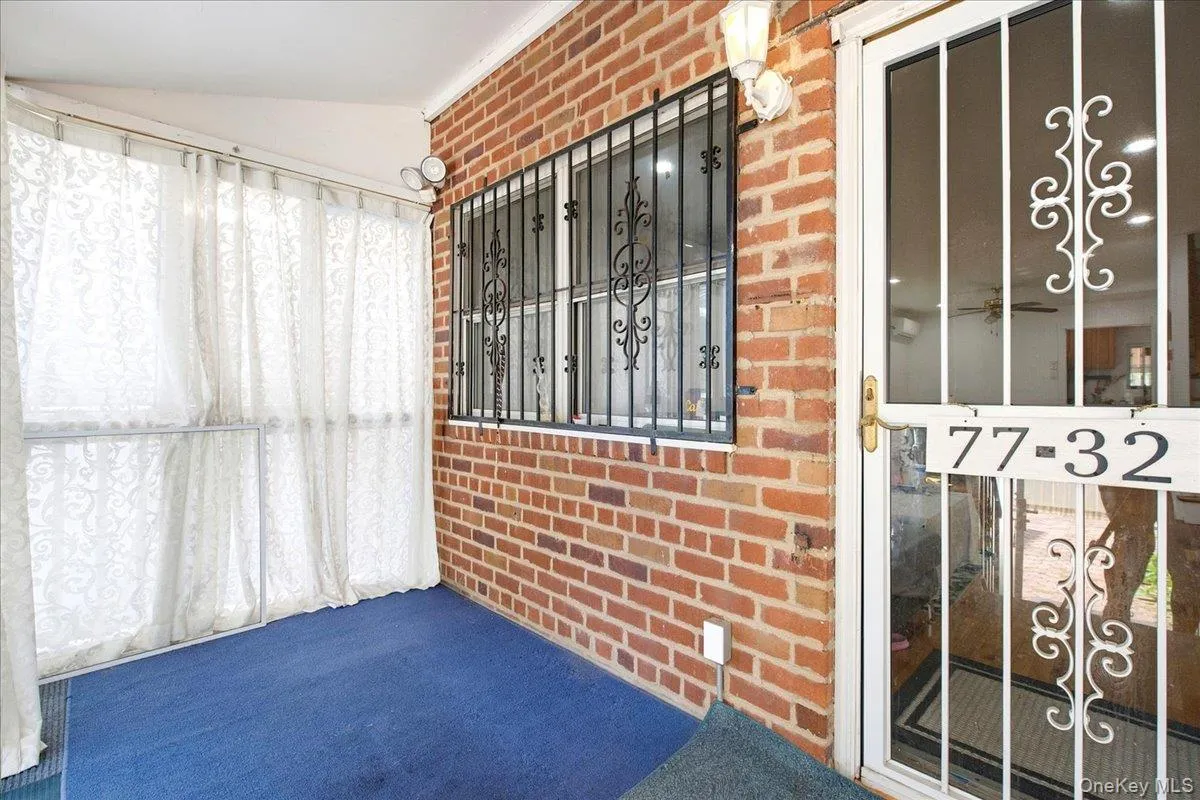 77-32 160th Street, New York, NY, 3 Bedrooms Bedrooms, 7 Rooms Rooms,1 BathroomBathrooms,Residential Lease,For Rent,160th,0,1051316 77-32 160th Street, New York, NY, 3 Bedrooms Bedrooms, 7 Rooms Rooms,1 BathroomBathrooms,Residential Lease,For Rent,160th,0,1051316