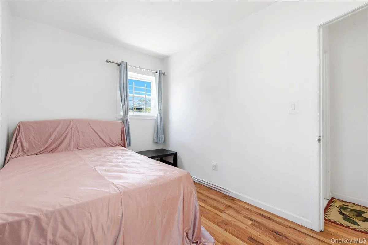 77-32 160th Street, New York, NY, 3 Bedrooms Bedrooms, 7 Rooms Rooms,1 BathroomBathrooms,Residential Lease,For Rent,160th,0,1051316 77-32 160th Street, New York, NY, 3 Bedrooms Bedrooms, 7 Rooms Rooms,1 BathroomBathrooms,Residential Lease,For Rent,160th,0,1051316
