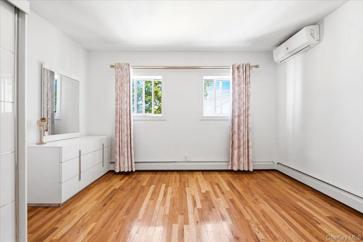 77-32 160th Street, New York, NY, 3 Bedrooms Bedrooms, 7 Rooms Rooms,1 BathroomBathrooms,Residential Lease,For Rent,160th,0,1051316 77-32 160th Street, New York, NY, 3 Bedrooms Bedrooms, 7 Rooms Rooms,1 BathroomBathrooms,Residential Lease,For Rent,160th,0,1051316