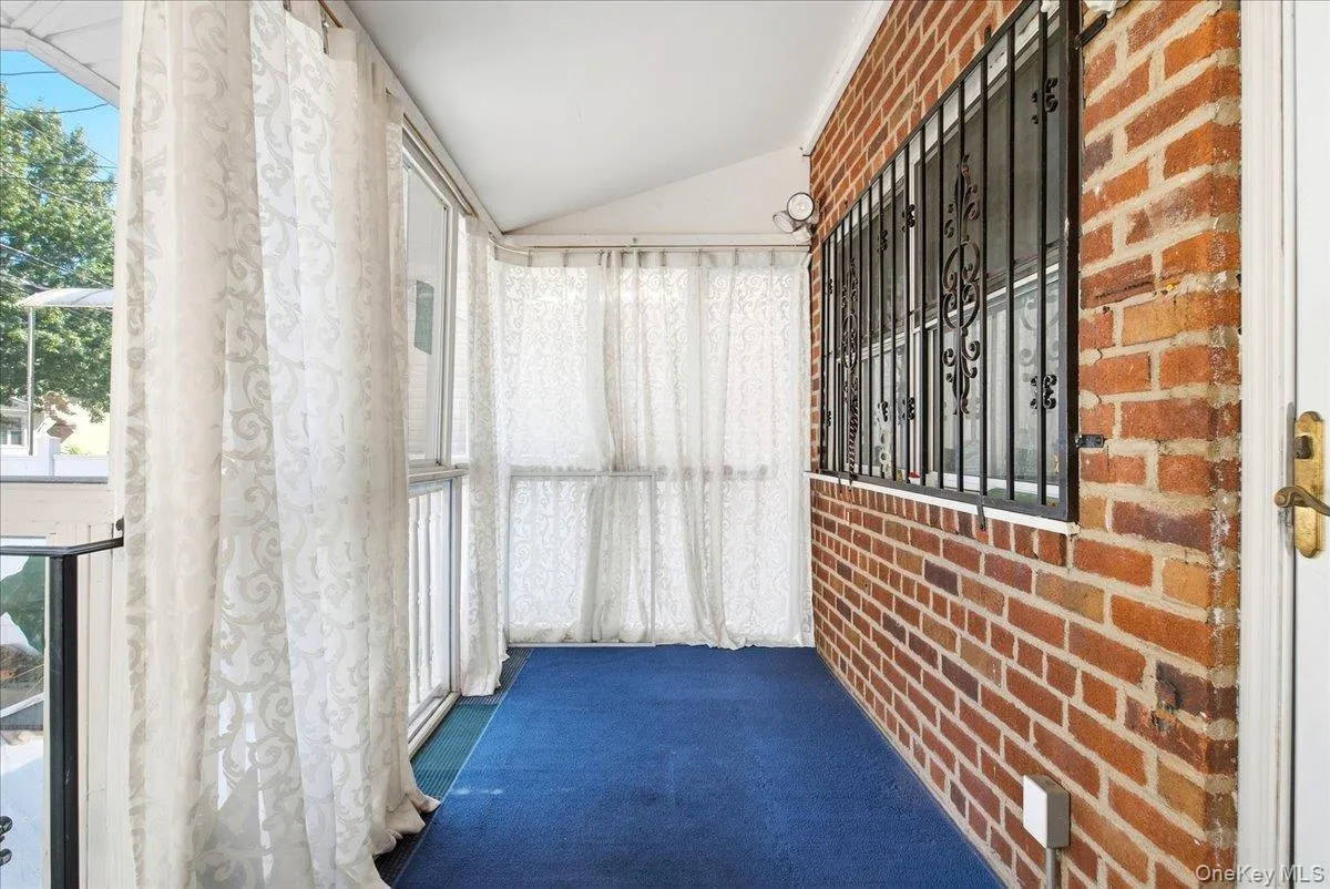 77-32 160th Street, New York, NY, 3 Bedrooms Bedrooms, 7 Rooms Rooms,1 BathroomBathrooms,Residential Lease,For Rent,160th,0,1051316 77-32 160th Street, New York, NY, 3 Bedrooms Bedrooms, 7 Rooms Rooms,1 BathroomBathrooms,Residential Lease,For Rent,160th,0,1051316
