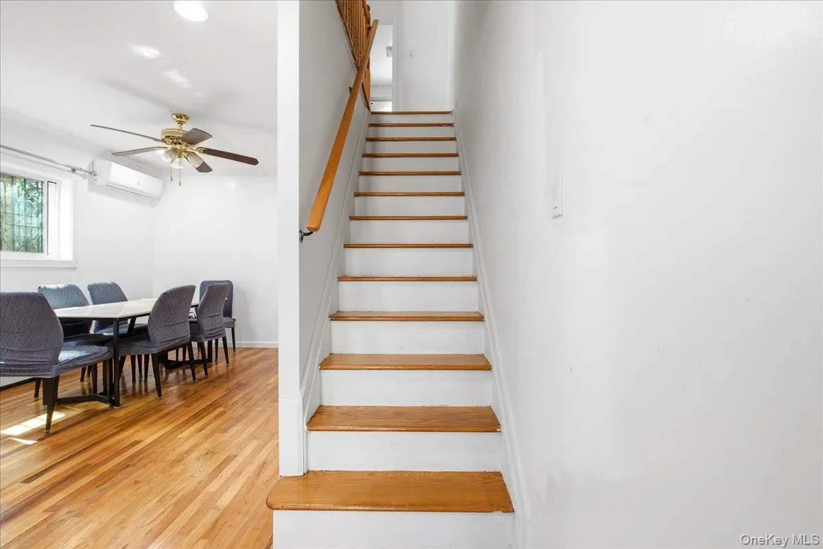 77-32 160th Street, New York, NY, 3 Bedrooms Bedrooms, 7 Rooms Rooms,1 BathroomBathrooms,Residential Lease,For Rent,160th,0,1051316 77-32 160th Street, New York, NY, 3 Bedrooms Bedrooms, 7 Rooms Rooms,1 BathroomBathrooms,Residential Lease,For Rent,160th,0,1051316