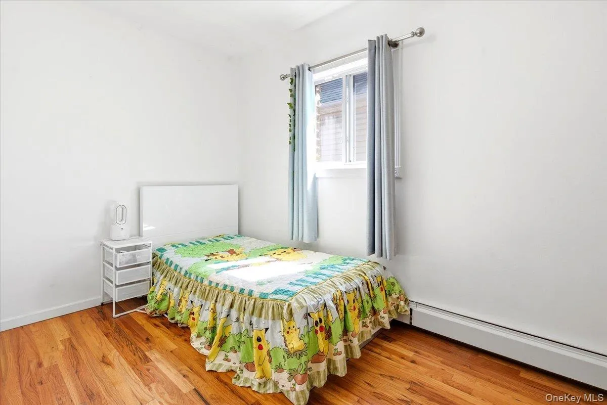 77-32 160th Street, New York, NY, 3 Bedrooms Bedrooms, 7 Rooms Rooms,1 BathroomBathrooms,Residential Lease,For Rent,160th,0,1051316 77-32 160th Street, New York, NY, 3 Bedrooms Bedrooms, 7 Rooms Rooms,1 BathroomBathrooms,Residential Lease,For Rent,160th,0,1051316