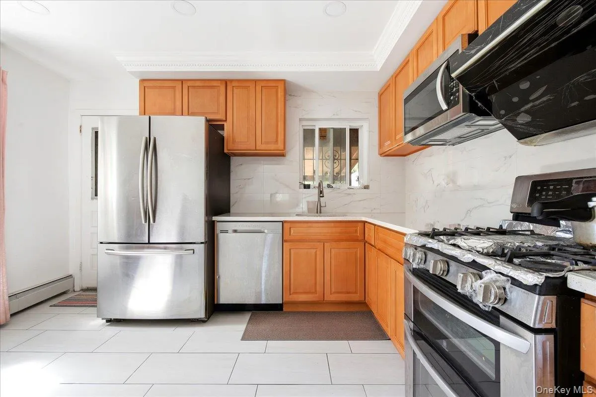 77-32 160th Street, New York, NY, 3 Bedrooms Bedrooms, 7 Rooms Rooms,1 BathroomBathrooms,Residential Lease,For Rent,160th,0,1051316 77-32 160th Street, New York, NY, 3 Bedrooms Bedrooms, 7 Rooms Rooms,1 BathroomBathrooms,Residential Lease,For Rent,160th,0,1051316