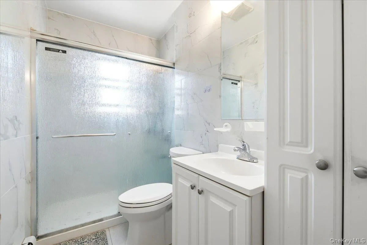 77-32 160th Street, New York, NY, 3 Bedrooms Bedrooms, 7 Rooms Rooms,1 BathroomBathrooms,Residential Lease,For Rent,160th,0,1051316 77-32 160th Street, New York, NY, 3 Bedrooms Bedrooms, 7 Rooms Rooms,1 BathroomBathrooms,Residential Lease,For Rent,160th,0,1051316
