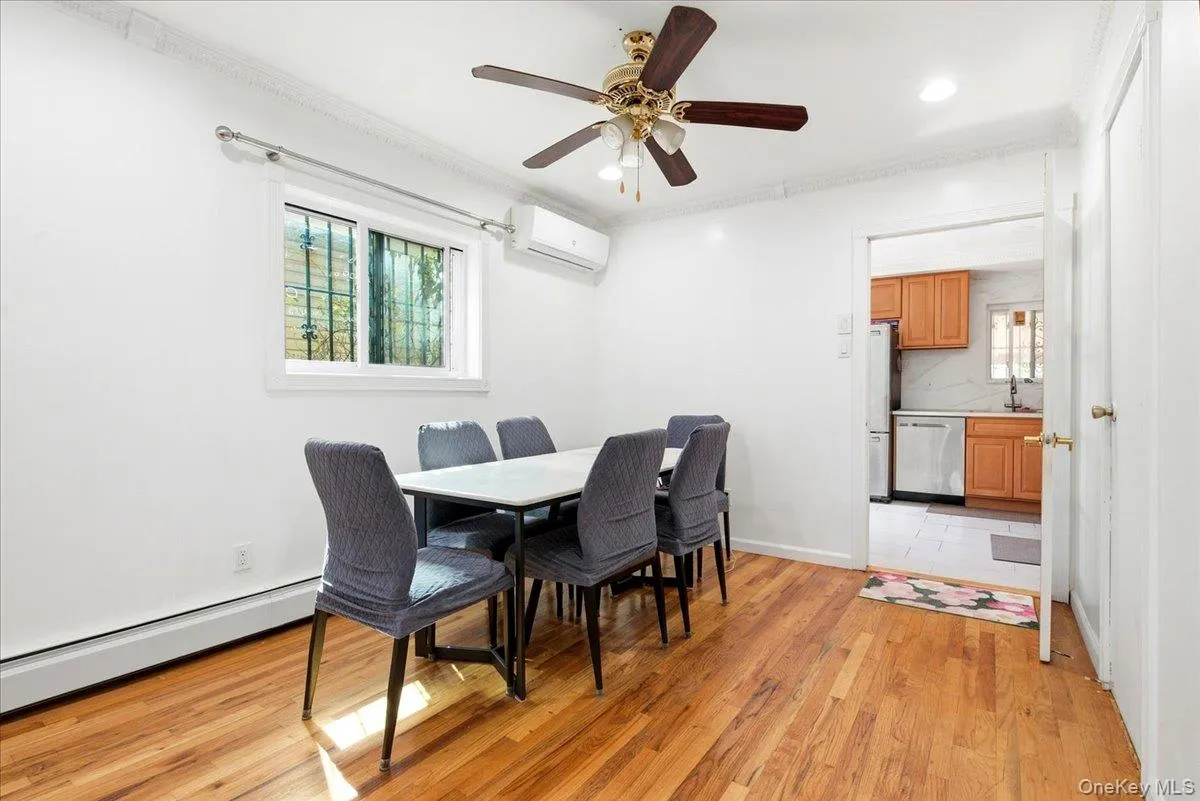 77-32 160th Street, New York, NY, 3 Bedrooms Bedrooms, 7 Rooms Rooms,1 BathroomBathrooms,Residential Lease,For Rent,160th,0,1051316 77-32 160th Street, New York, NY, 3 Bedrooms Bedrooms, 7 Rooms Rooms,1 BathroomBathrooms,Residential Lease,For Rent,160th,0,1051316