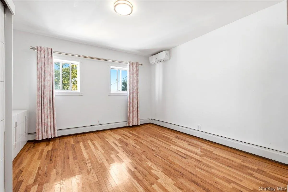 77-32 160th Street, New York, NY, 3 Bedrooms Bedrooms, 7 Rooms Rooms,1 BathroomBathrooms,Residential Lease,For Rent,160th,0,1051316 77-32 160th Street, New York, NY, 3 Bedrooms Bedrooms, 7 Rooms Rooms,1 BathroomBathrooms,Residential Lease,For Rent,160th,0,1051316