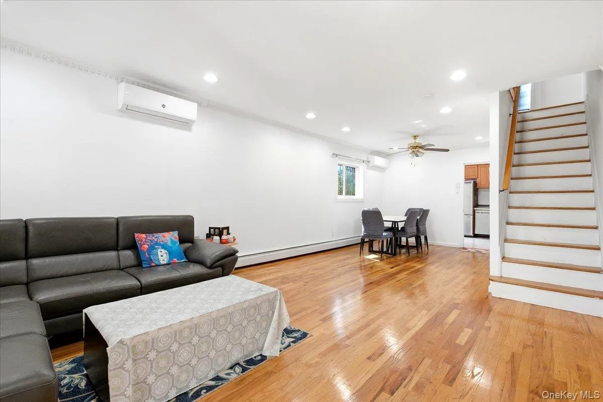 77-32 160th Street, New York, NY, 3 Bedrooms Bedrooms, 7 Rooms Rooms,1 BathroomBathrooms,Residential Lease,For Rent,160th,0,1051316 77-32 160th Street, New York, NY, 3 Bedrooms Bedrooms, 7 Rooms Rooms,1 BathroomBathrooms,Residential Lease,For Rent,160th,0,1051316