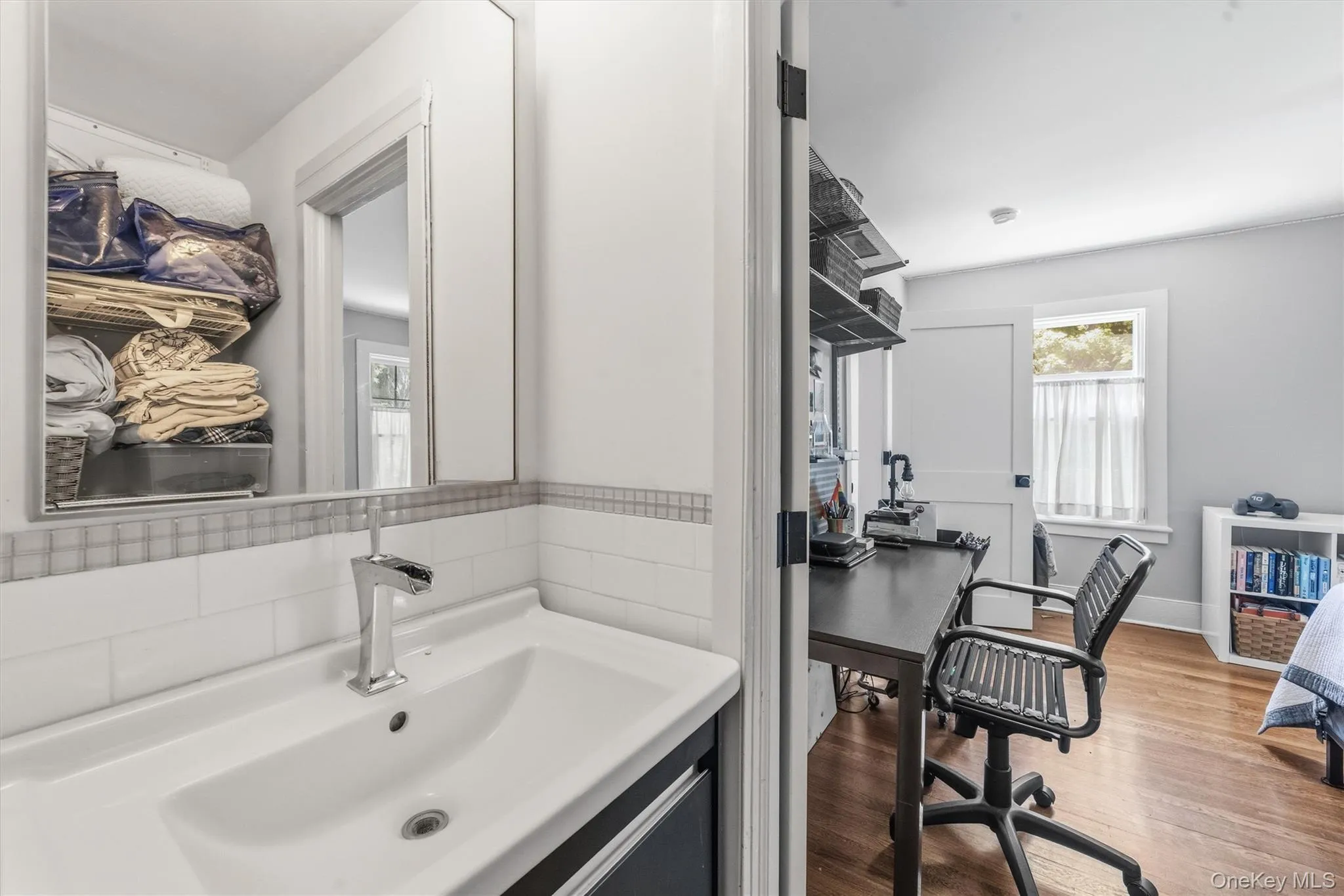 Sink Area conjoining Bedrooms Sink Area conjoining Bedrooms