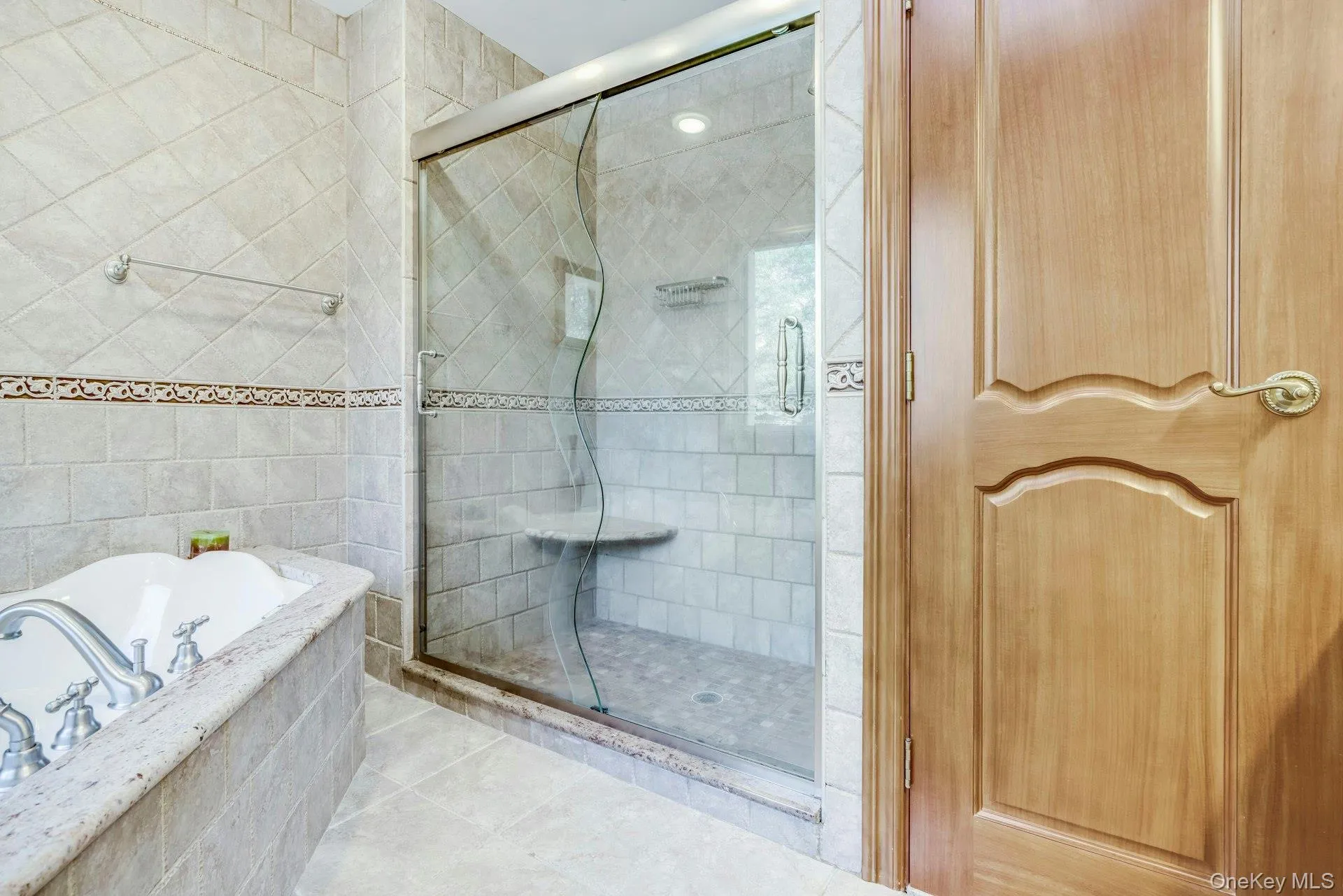 Primary bathroom with Walk in shower Primary bathroom with Walk in shower