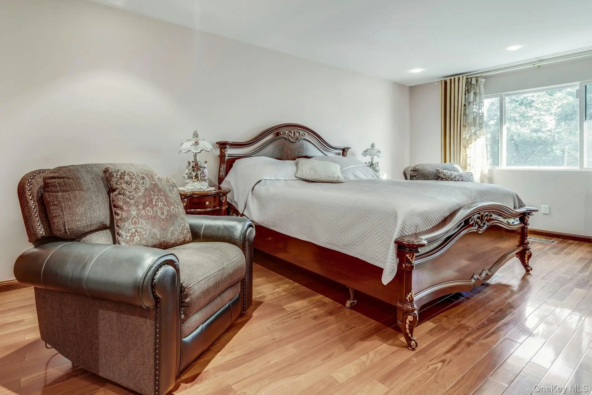Large primary bedroom on main level Large primary bedroom on main level