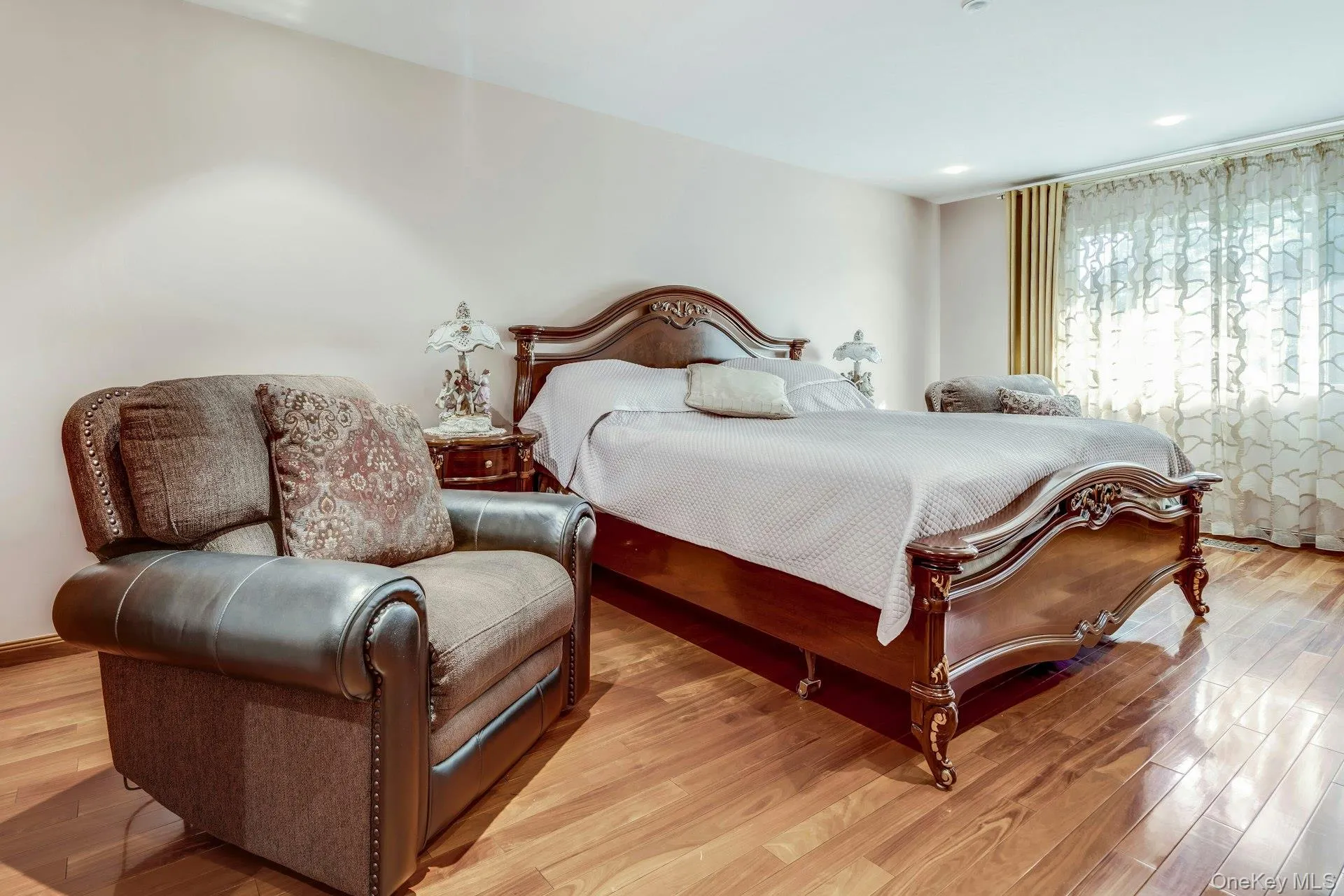 60 Chestnut Lane, Oyster Bay, NY, 4 Bedrooms Bedrooms, 8 Rooms Rooms,3 BathroomsBathrooms,Residential,For Rent,Chestnut,0,1051323 60 Chestnut Lane, Oyster Bay, NY, 4 Bedrooms Bedrooms, 8 Rooms Rooms,3 BathroomsBathrooms,Residential,For Rent,Chestnut,0,1051323