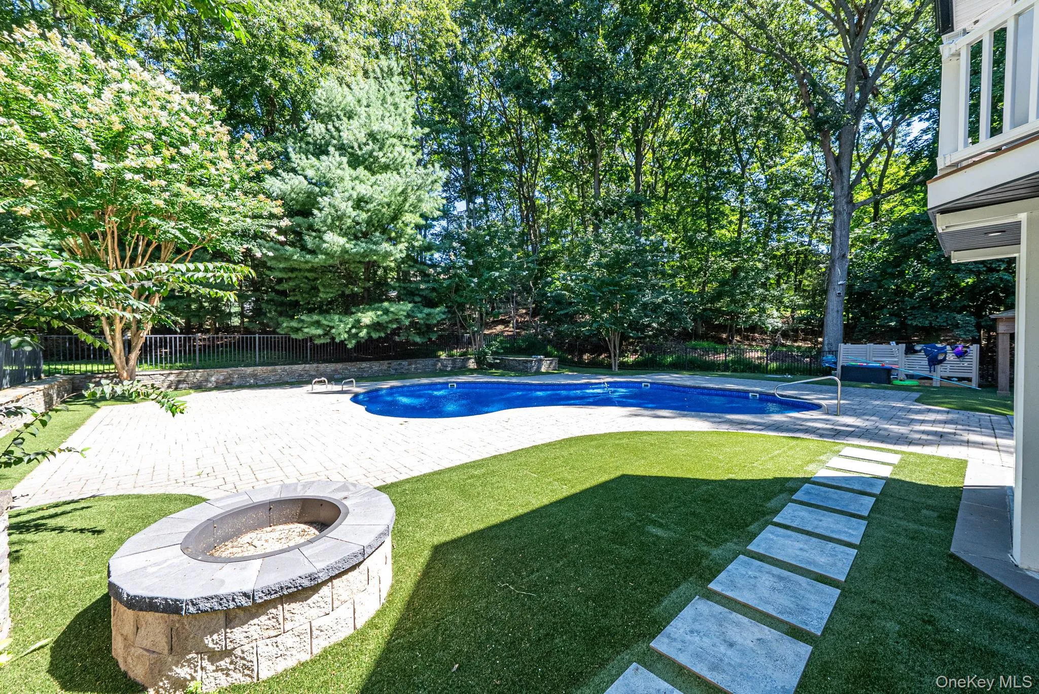 3 Dionne Court, Huntington, NY, 5 Bedrooms Bedrooms, 10 Rooms Rooms,3 BathroomsBathrooms,Residential,For Rent,Dionne,0,1051328 3 Dionne Court, Huntington, NY, 5 Bedrooms Bedrooms, 10 Rooms Rooms,3 BathroomsBathrooms,Residential,For Rent,Dionne,0,1051328