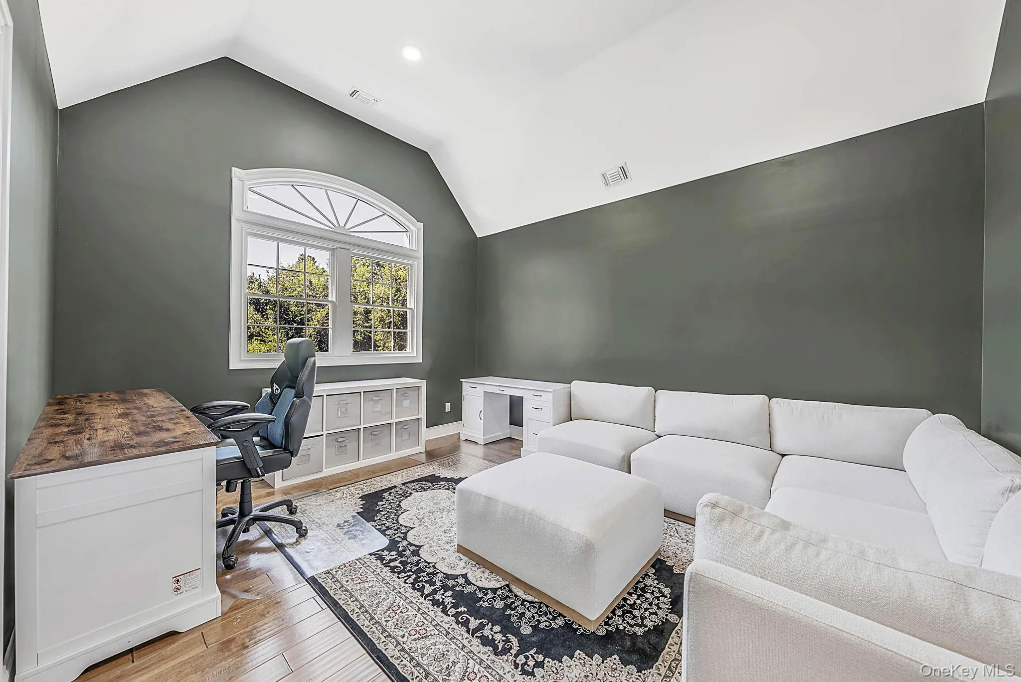 3 Dionne Court, Huntington, NY, 5 Bedrooms Bedrooms, 10 Rooms Rooms,3 BathroomsBathrooms,Residential,For Rent,Dionne,0,1051328 3 Dionne Court, Huntington, NY, 5 Bedrooms Bedrooms, 10 Rooms Rooms,3 BathroomsBathrooms,Residential,For Rent,Dionne,0,1051328