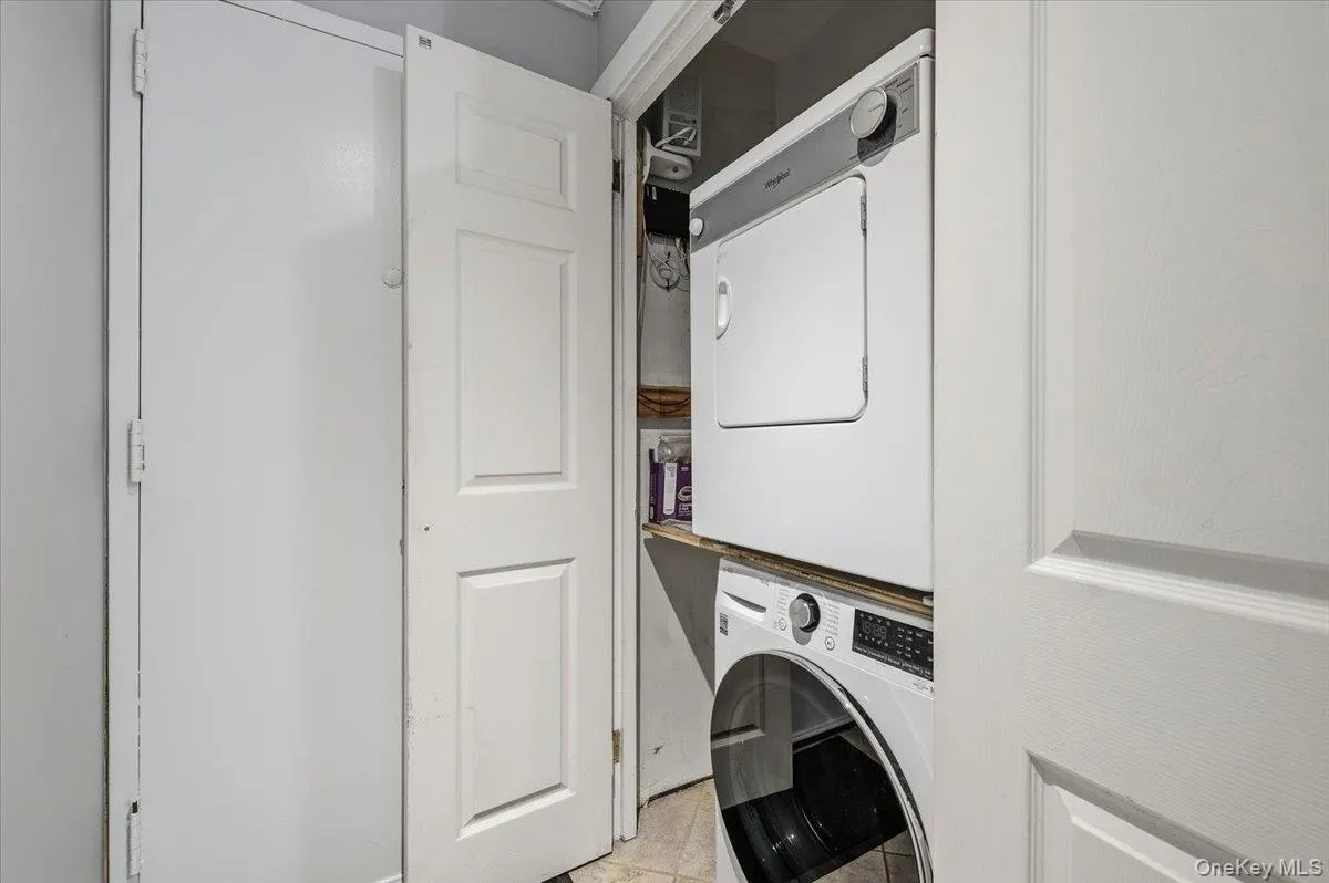 425 Shore Road, Long Beach, NY, 1 Bedroom Bedrooms, 5 Rooms Rooms,2 BathroomsBathrooms,Residential,For Rent,Shore,0,1051329 425 Shore Road, Long Beach, NY, 1 Bedroom Bedrooms, 5 Rooms Rooms,2 BathroomsBathrooms,Residential,For Rent,Shore,0,1051329