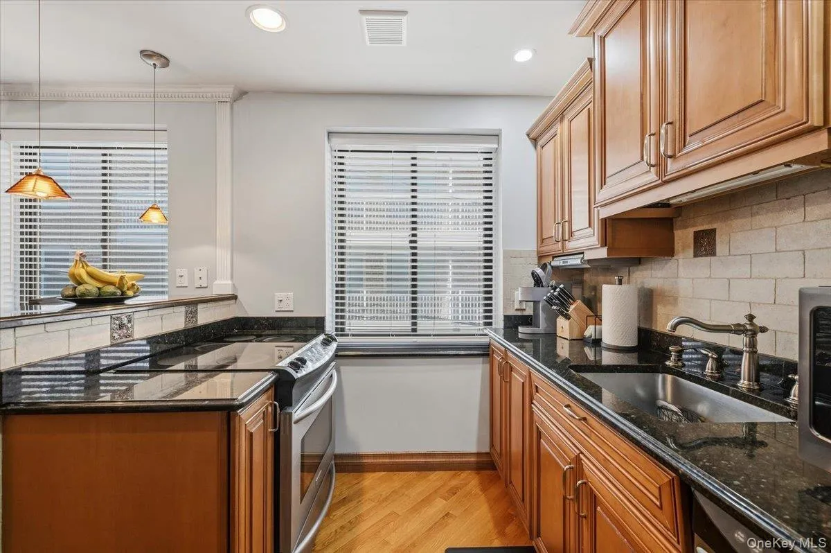 425 Shore Road, Long Beach, NY, 1 Bedroom Bedrooms, 5 Rooms Rooms,2 BathroomsBathrooms,Residential,For Rent,Shore,0,1051329 425 Shore Road, Long Beach, NY, 1 Bedroom Bedrooms, 5 Rooms Rooms,2 BathroomsBathrooms,Residential,For Rent,Shore,0,1051329