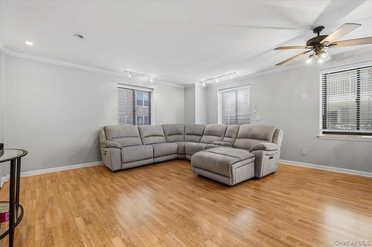 425 Shore Road, Long Beach, NY, 1 Bedroom Bedrooms, 5 Rooms Rooms,2 BathroomsBathrooms,Residential,For Rent,Shore,0,1051329 425 Shore Road, Long Beach, NY, 1 Bedroom Bedrooms, 5 Rooms Rooms,2 BathroomsBathrooms,Residential,For Rent,Shore,0,1051329