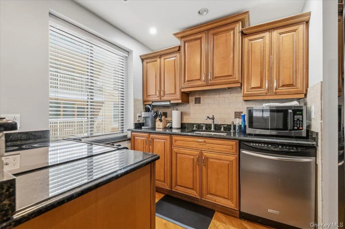 425 Shore Road, Long Beach, NY, 1 Bedroom Bedrooms, 5 Rooms Rooms,2 BathroomsBathrooms,Residential,For Rent,Shore,0,1051329 425 Shore Road, Long Beach, NY, 1 Bedroom Bedrooms, 5 Rooms Rooms,2 BathroomsBathrooms,Residential,For Rent,Shore,0,1051329