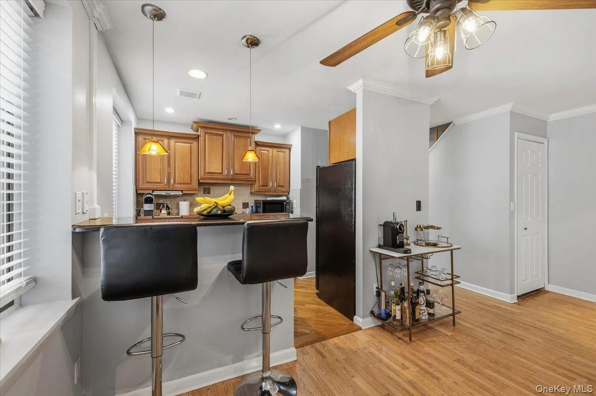 425 Shore Road, Long Beach, NY, 1 Bedroom Bedrooms, 5 Rooms Rooms,2 BathroomsBathrooms,Residential,For Rent,Shore,0,1051329 425 Shore Road, Long Beach, NY, 1 Bedroom Bedrooms, 5 Rooms Rooms,2 BathroomsBathrooms,Residential,For Rent,Shore,0,1051329