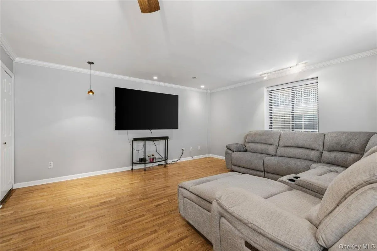425 Shore Road, Long Beach, NY, 1 Bedroom Bedrooms, 5 Rooms Rooms,2 BathroomsBathrooms,Residential,For Rent,Shore,0,1051329 425 Shore Road, Long Beach, NY, 1 Bedroom Bedrooms, 5 Rooms Rooms,2 BathroomsBathrooms,Residential,For Rent,Shore,0,1051329