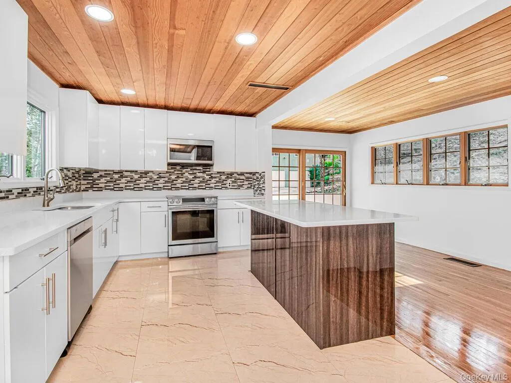 31 Byram Hill Road, North Castle, NY, 3 Bedrooms Bedrooms, 7 Rooms Rooms,2 BathroomsBathrooms,Residential Lease,For Rent,Byram Hill,0,1051332 31 Byram Hill Road, North Castle, NY, 3 Bedrooms Bedrooms, 7 Rooms Rooms,2 BathroomsBathrooms,Residential Lease,For Rent,Byram Hill,0,1051332