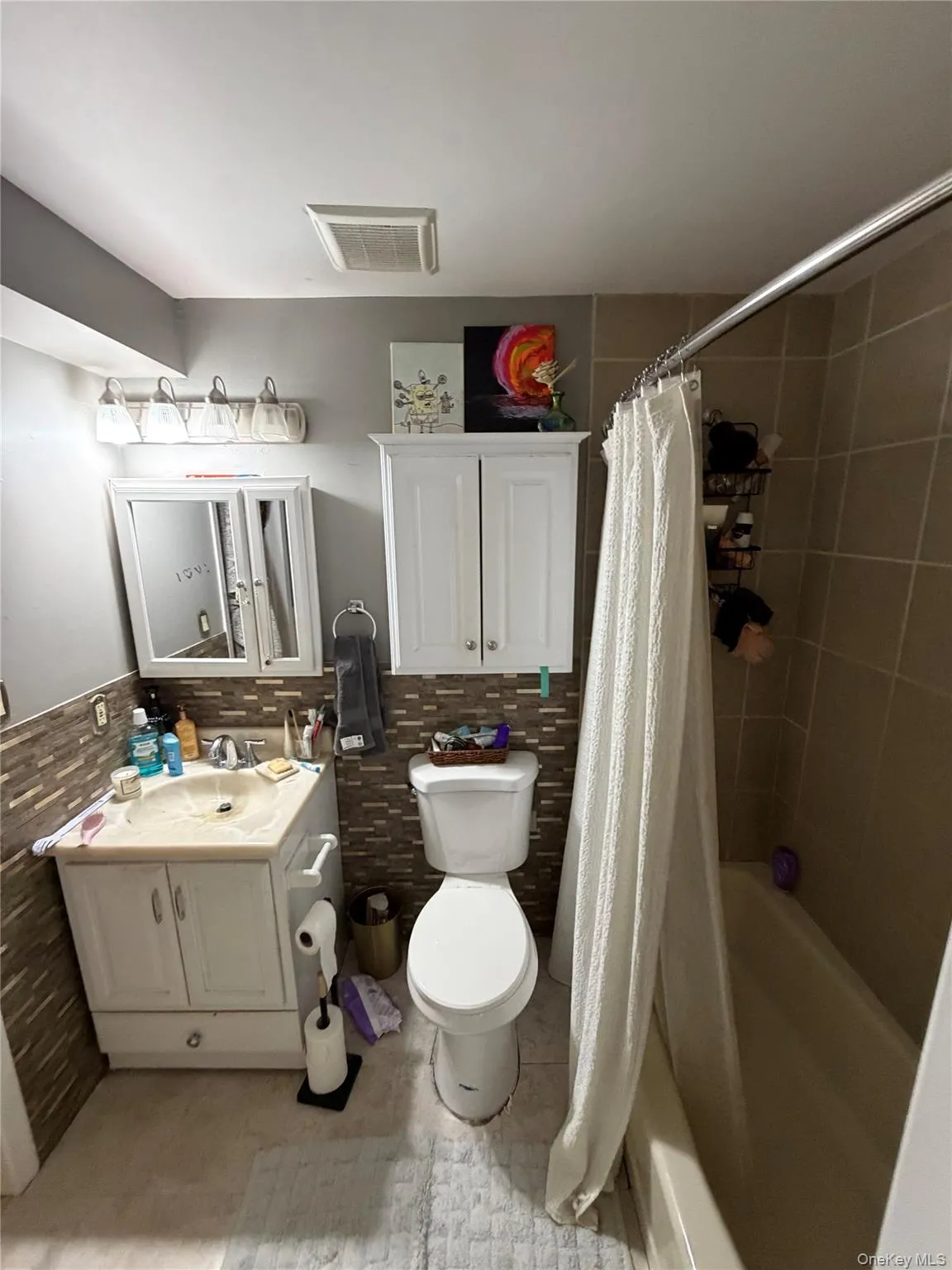 6 Melton Drive, Hempstead, NY, 7 Bedrooms Bedrooms, 16 Rooms Rooms,3 BathroomsBathrooms,Residential,For Rent,Melton,0,1051335 6 Melton Drive, Hempstead, NY, 7 Bedrooms Bedrooms, 16 Rooms Rooms,3 BathroomsBathrooms,Residential,For Rent,Melton,0,1051335